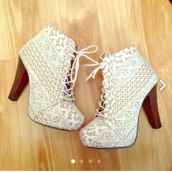 Lace Booties ❤️SOLD❤️