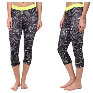 Nike Pro Capris