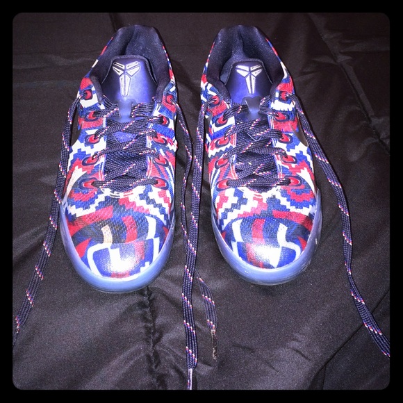 Nike Kobe IX White/Mttlc Silver-Hypr Cblt-Act