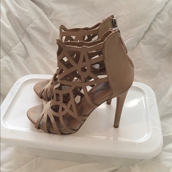 💖CUTE Tan Stilettos - Picture 3 of 4