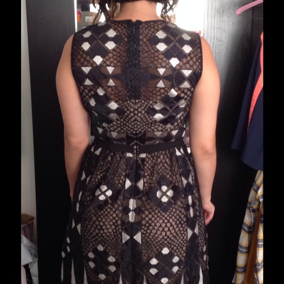 BcbgMaxzria "Kailey" cocktail dress - Picture 2 of 3