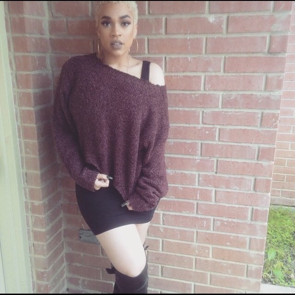Oversized cropped sweater