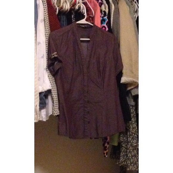 Express shoulder buckled blouse