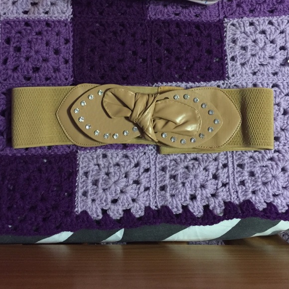 Cute belt for dress or skirt!