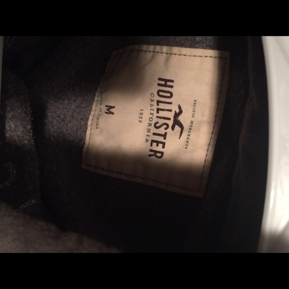 Hollister Pullover Hoodie - Picture 2 of 2