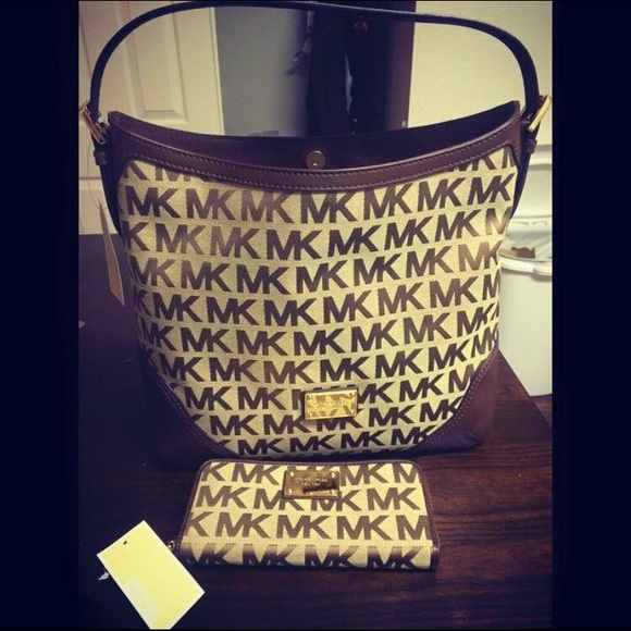 Mk hand bag with matching wallet