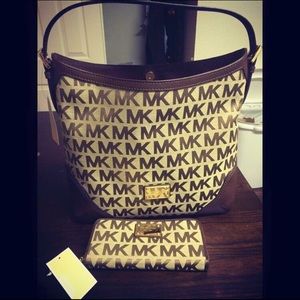 Mk hand bag with matching wallet