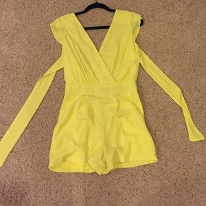 Super cute romper!