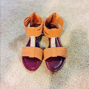 Tan sandals with diamonds !!😍😍👣😘