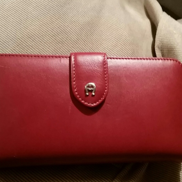 Red leather wallet Etienne Aigner  NWOT