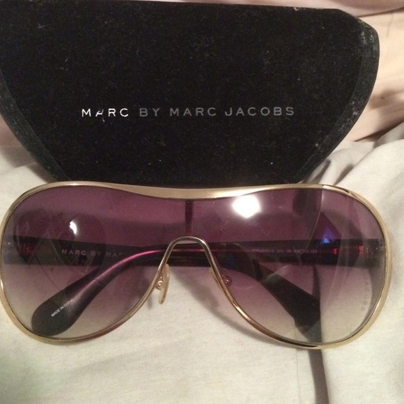 Marc Jacobs sunglasses😎