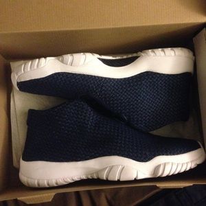 JORDAN FUTURE (SIZE 11)