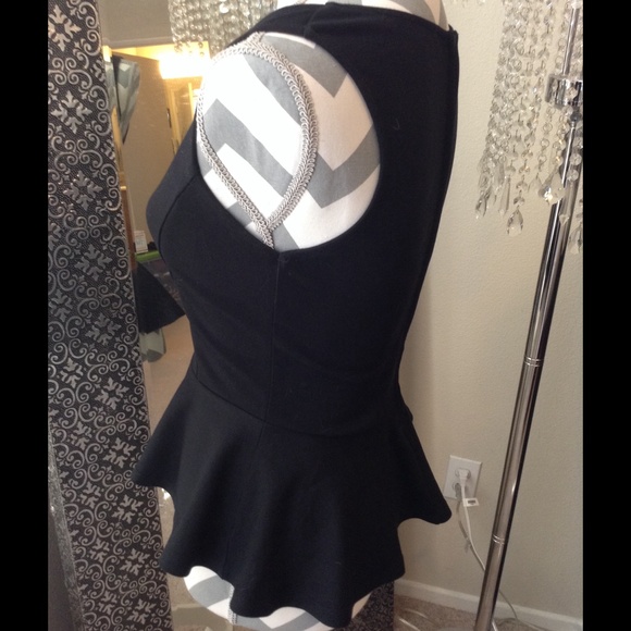 Black peplum top with back zipper - Picture 2 of 3