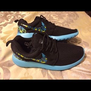 New nike roshe size 6.5 womans