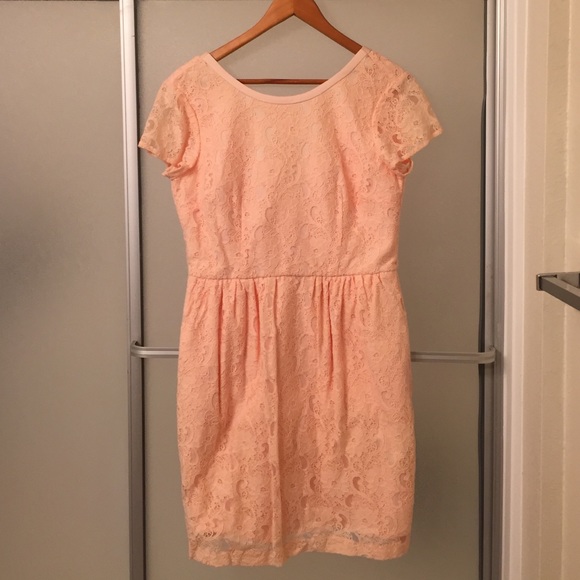 Light Pink Lace Short Sleeve Dress