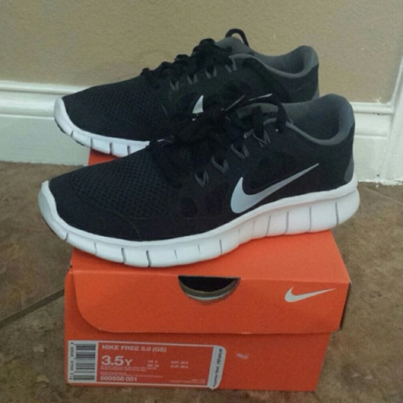Black nike free runs