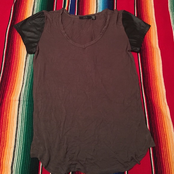 T shirt with leather sleeves