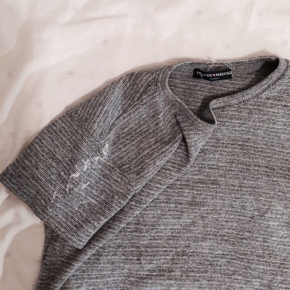 💌Sold💌 Brandy Melville Stretchy Sammy Top - Picture 2 of 3