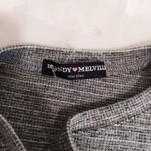 💌Sold💌 Brandy Melville Stretchy Sammy Top - Picture 3 of 3