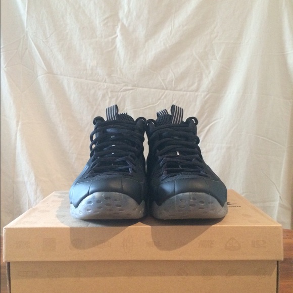 Nike "Matte Black" Foamposite [size 11.5] - Picture 2 of 3