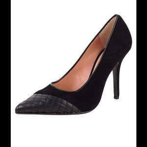 VINCE CAMUTO SIGNATURE 'Ann' Pump NWOT