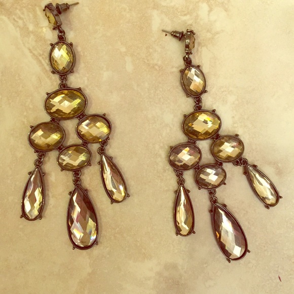 Gorgeous  earring.