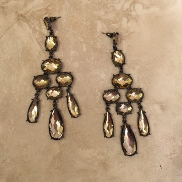 Gorgeous  earring. - Picture 2 of 3