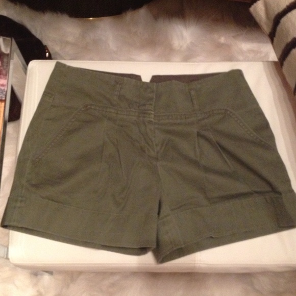 BCBG MAX AZRIA pleated cuffed short, khaki/olive