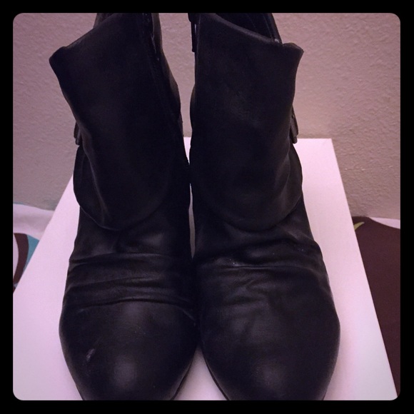 Black boots - Picture 1 of 2
