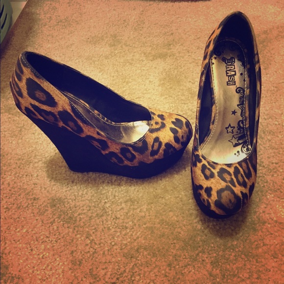 Leopard dash wedges ! 😍😘💋