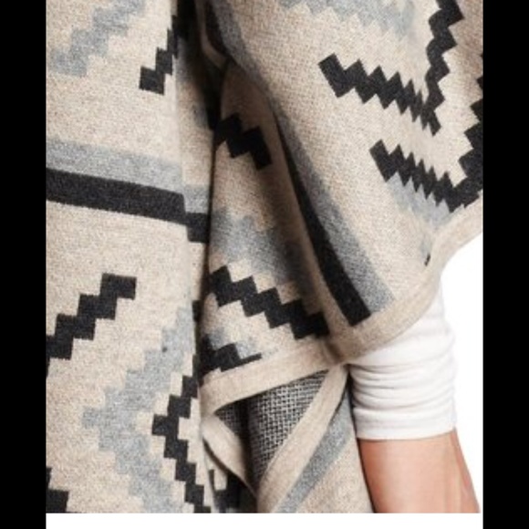 💥$225 Tan Navajo Print Left On Houston Cardigan Wrap - Picture 4 of 4