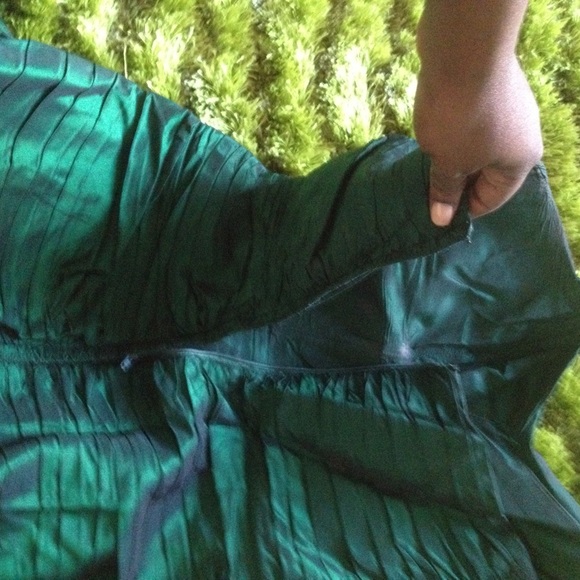 Green corset dress - Picture 2 of 3