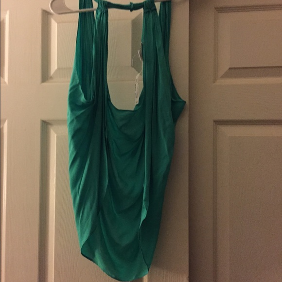 Green top - Picture 2 of 3