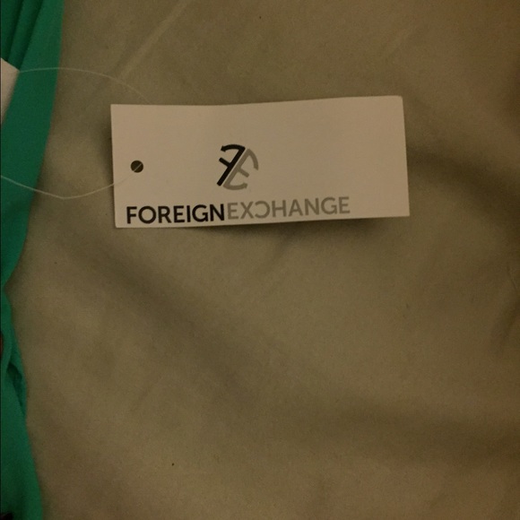 Green top - Picture 3 of 3