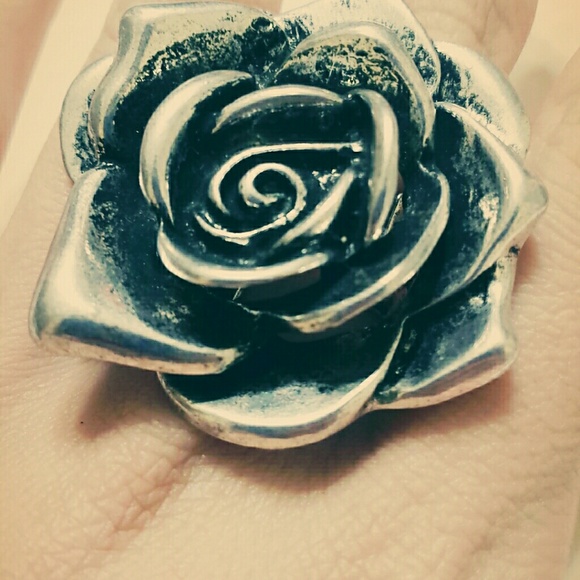Rose Ring - Picture 2 of 2