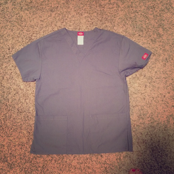 Dickies pewter scrub top 🌟
