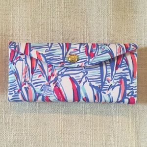 Lilly Pulitzer Sunglasses Case (Red Right Return)
