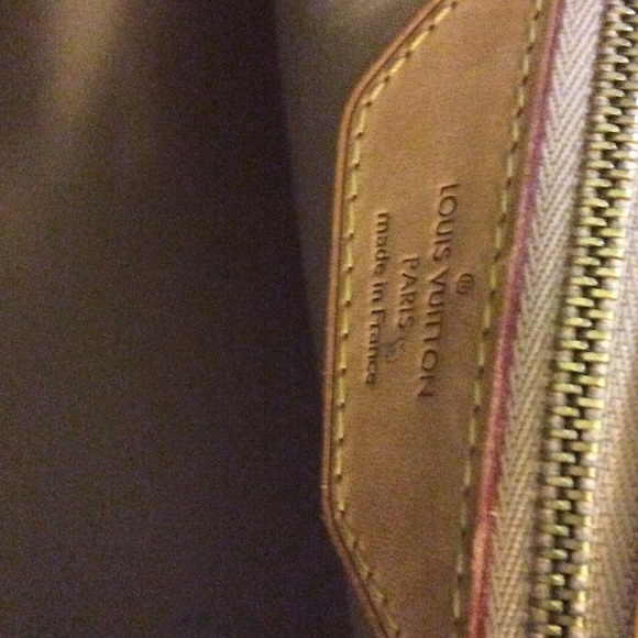 AUTHENTIC LOUIS VUITTON BREA MM - Picture 2 of 4