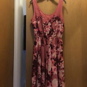 So cute pinkish flowered sleeveless dress 🎀💕💐