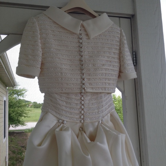 Pronovias Guirnalda wedding gown - Picture 2 of 4