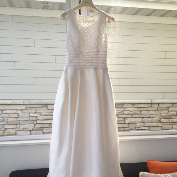 Pronovias Guirnalda wedding gown - Picture 4 of 4