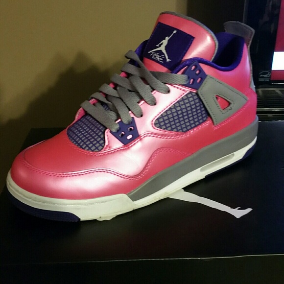 Jordans Retro 4 7y worn 3-4 times maybe