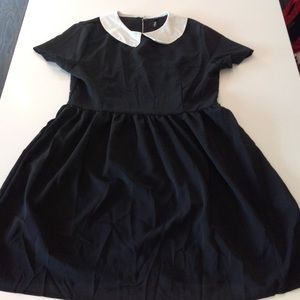 💀 Black Dress w/ White Collar 💀