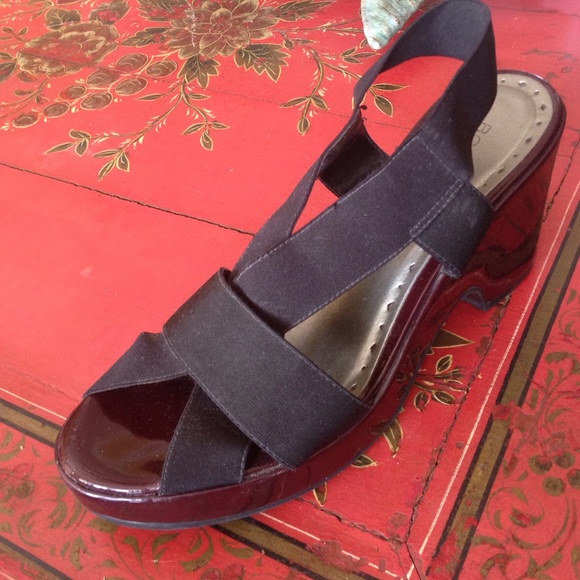 BCBG strappy wedges