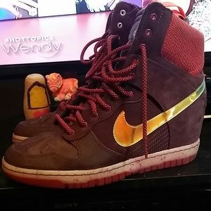 Nike wedge worn 2 times & Ann Taylor top bundle