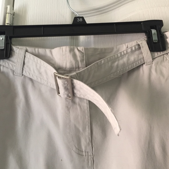 U2, simple yet chic pearl grey skirt - Picture 2 of 3