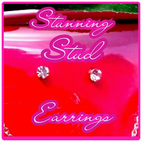 🎀 😍"Love" Rhinestone Necklace& Earrings Set😍 - Picture 3 of 3