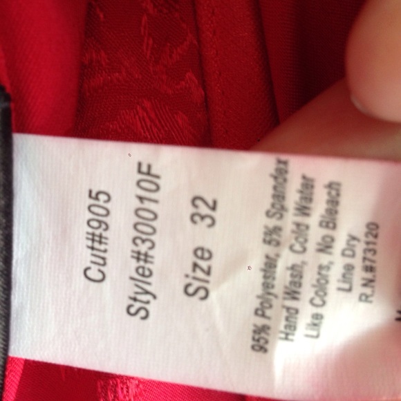 Red and lace corset - Picture 3 of 3