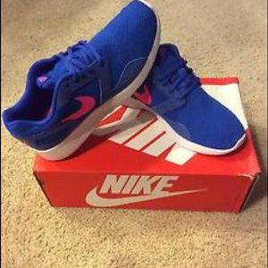 Nike kaishi blue and pink