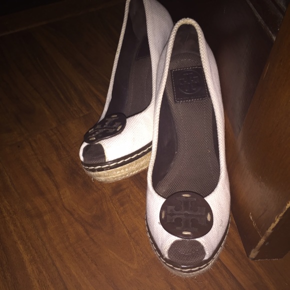 Tory burch size 8 excellent condition !!